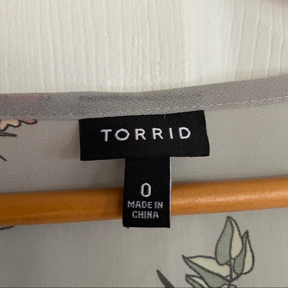 Torrid sheer top - Picture 4 of 5